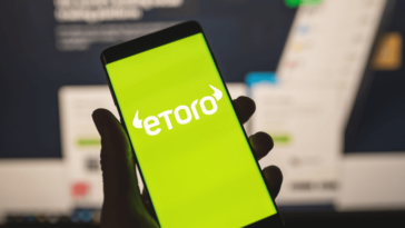 etoro-introduces-chainlink-and-uniswap-to-its-platform