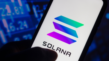 solana-v-waves-–-which-one-to-buy-the-dip?