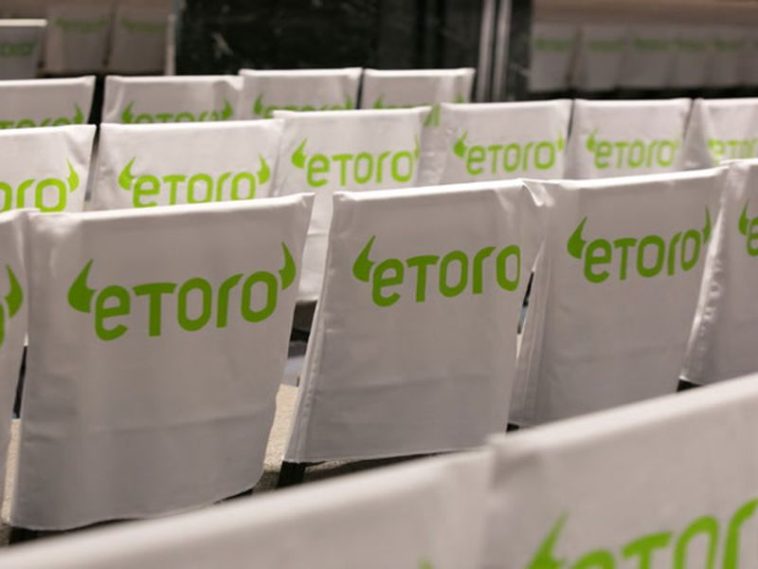 first-mover-americas:-etoro-delists-4-sec-targeted-tokens-for-us.-customers